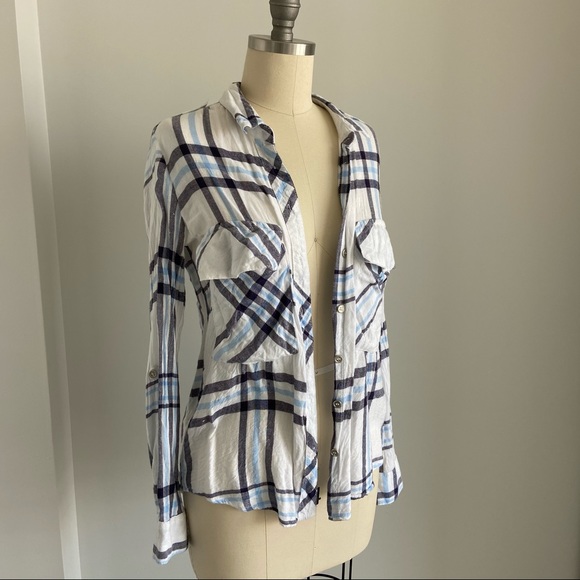 2/$20 🩷 Blue Plaid Button Down Shirt - Picture 2 of 5